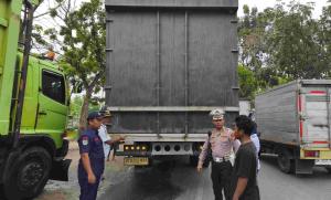 Tim Gabungan Razia 76 Unit Kendaraan di Kota Pekanbaru